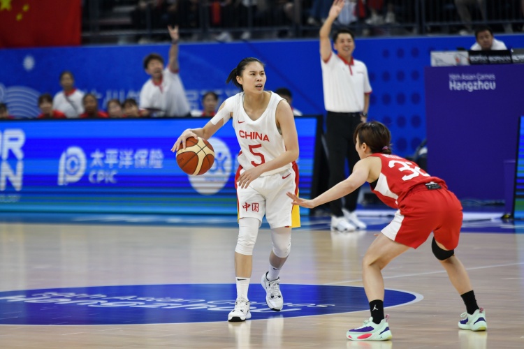 2年前的今天：中国女篮2分险胜日本夺亚运冠军 王思雨上篮准绝杀