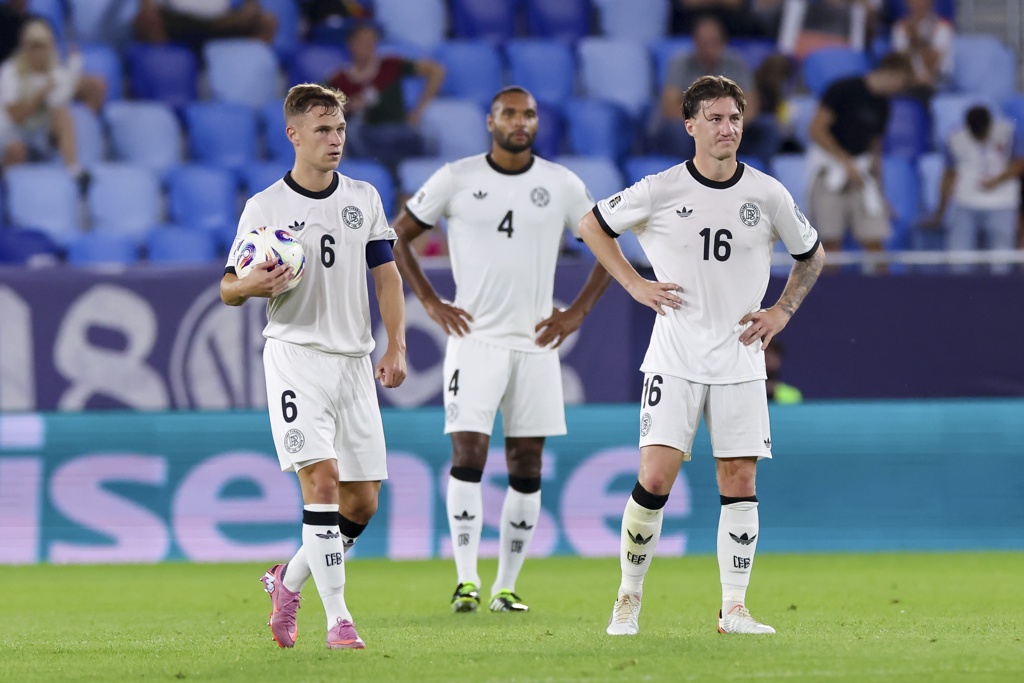 降至第12！德国队FIFA排名掉出前十，世预赛0-2输第52的斯洛伐克
